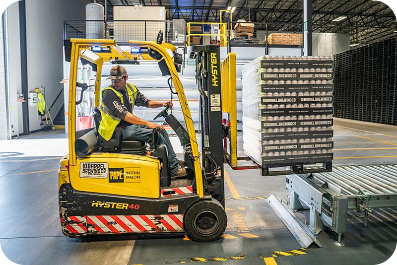 Manufacturing-vertical-IT-Solutions-With-SourcePanel 1